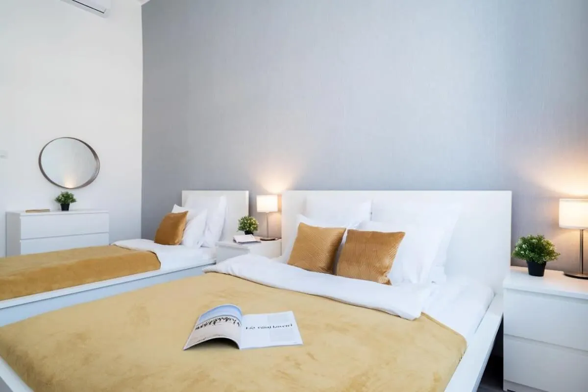 Large Apartment At Perfect Central Location Budapest