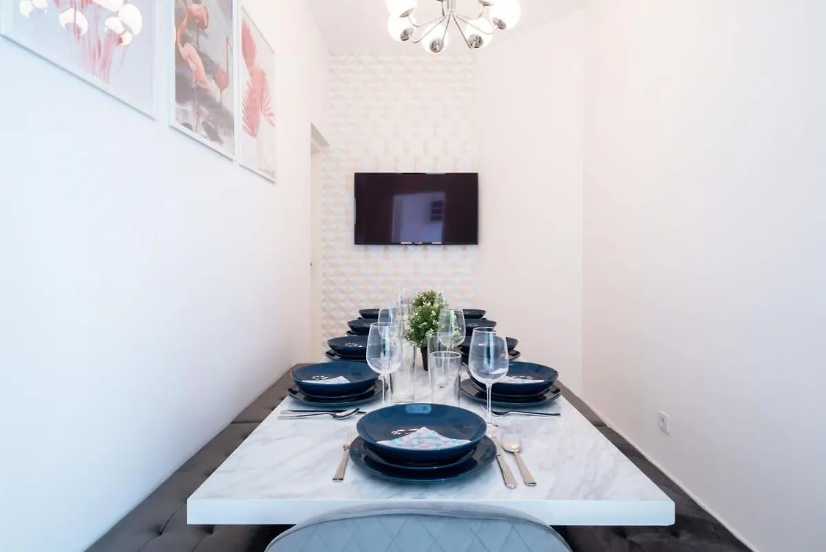 Large Apartment At Perfect Central Location Budapest
